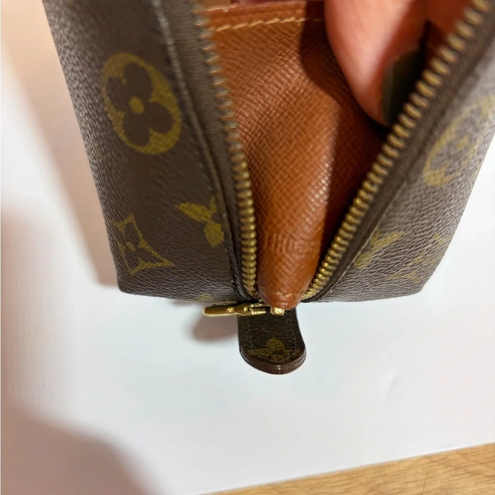 Louis Vuitton Monogram Large size Cosmetic Case in Brown and Gold